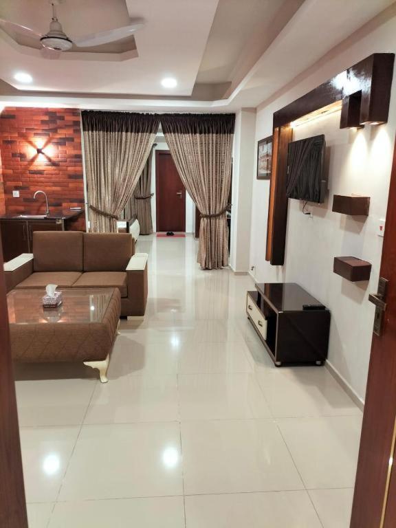Royal Galaxy Hotel & Residence - Near Islamabad International Airport & Motorway Εξωτερικό φωτογραφία