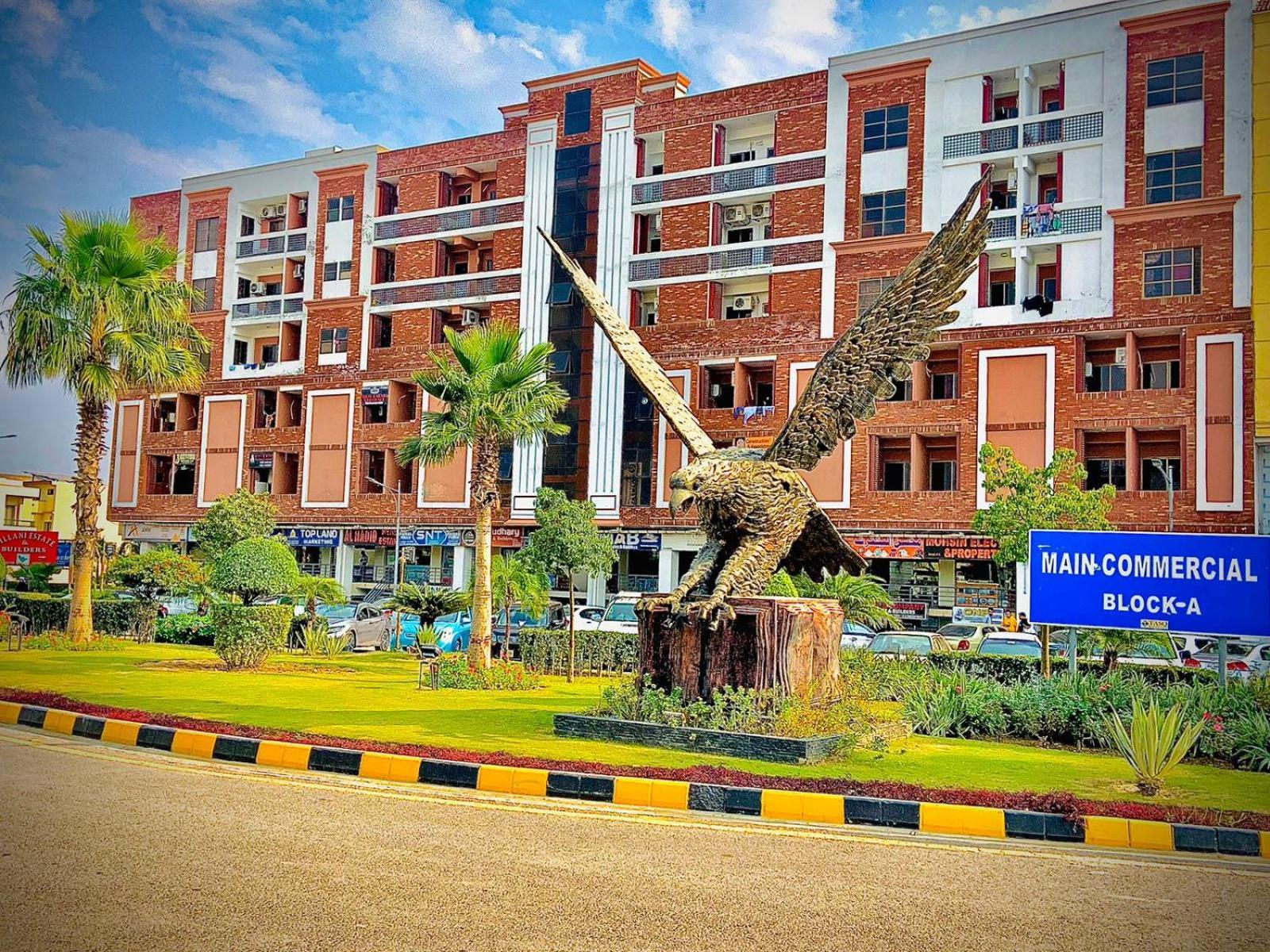 Royal Galaxy Hotel & Residence - Near Islamabad International Airport & Motorway Εξωτερικό φωτογραφία