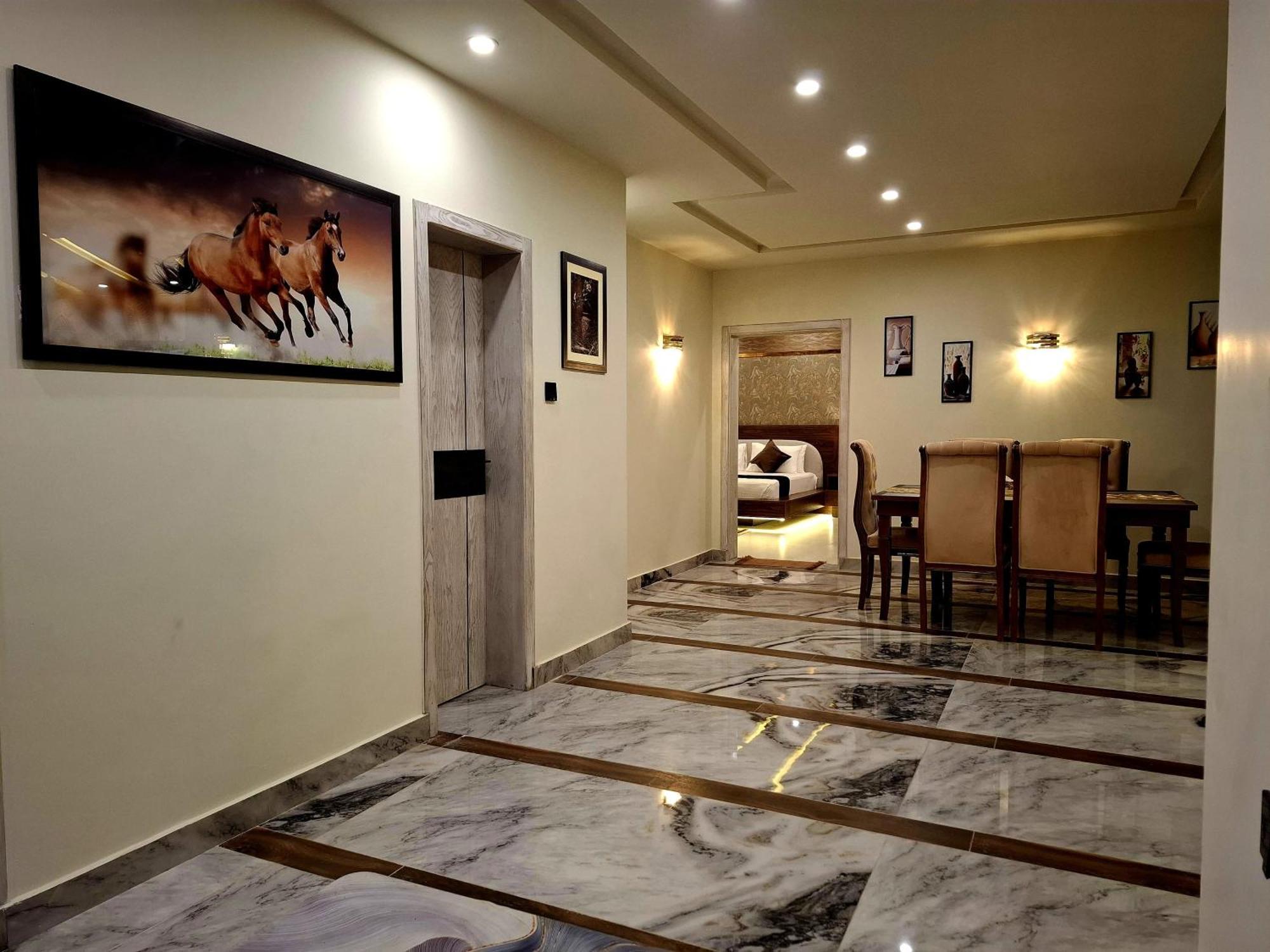 Royal Galaxy Hotel & Residence - Near Islamabad International Airport & Motorway Εξωτερικό φωτογραφία