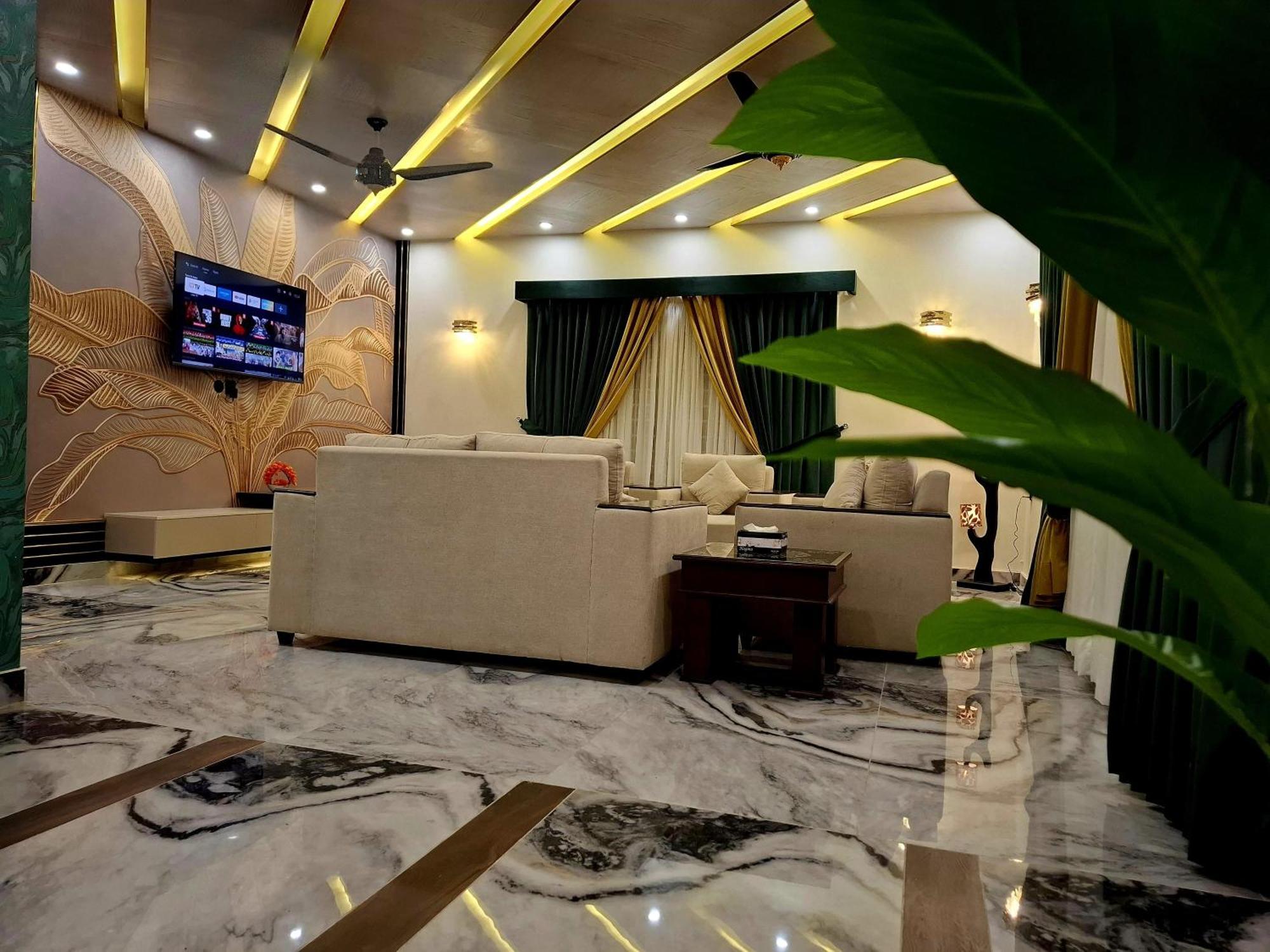 Royal Galaxy Hotel & Residence - Near Islamabad International Airport & Motorway Εξωτερικό φωτογραφία