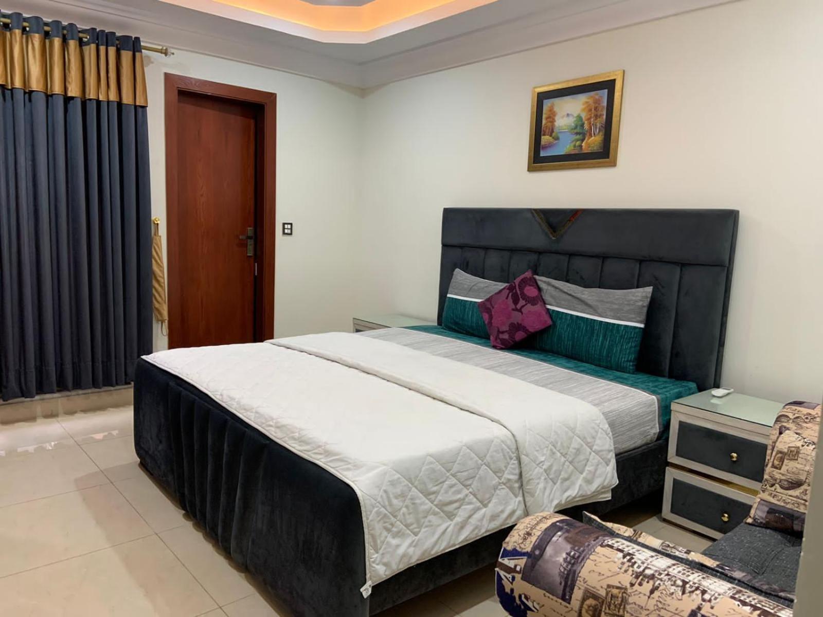 Royal Galaxy Hotel & Residence - Near Islamabad International Airport & Motorway Εξωτερικό φωτογραφία