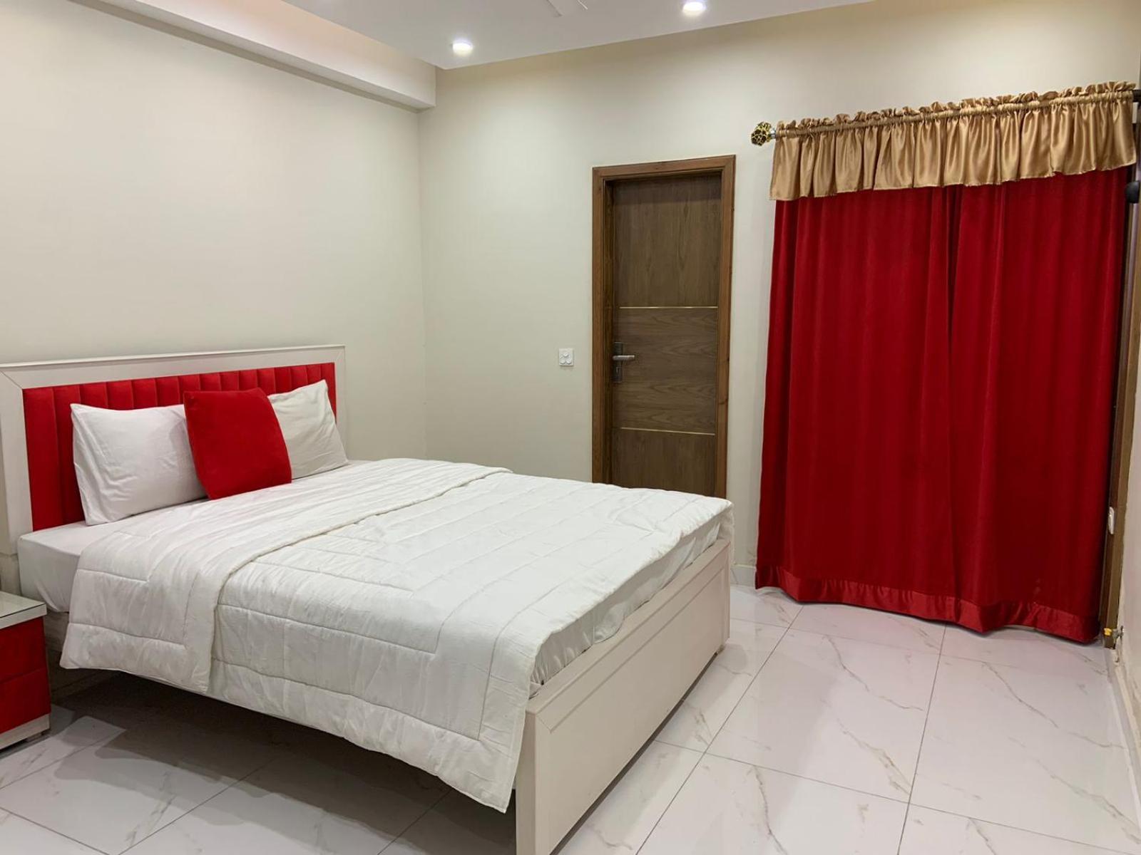 Royal Galaxy Hotel & Residence - Near Islamabad International Airport & Motorway Εξωτερικό φωτογραφία